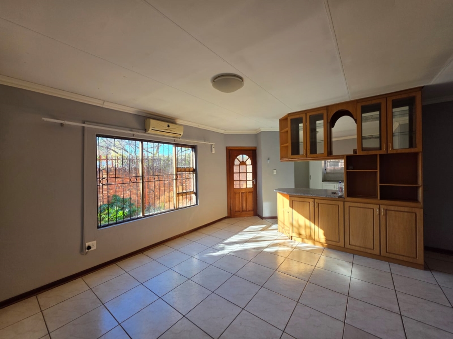 To Let 3 Bedroom Property for Rent in Langenhovenpark Free State